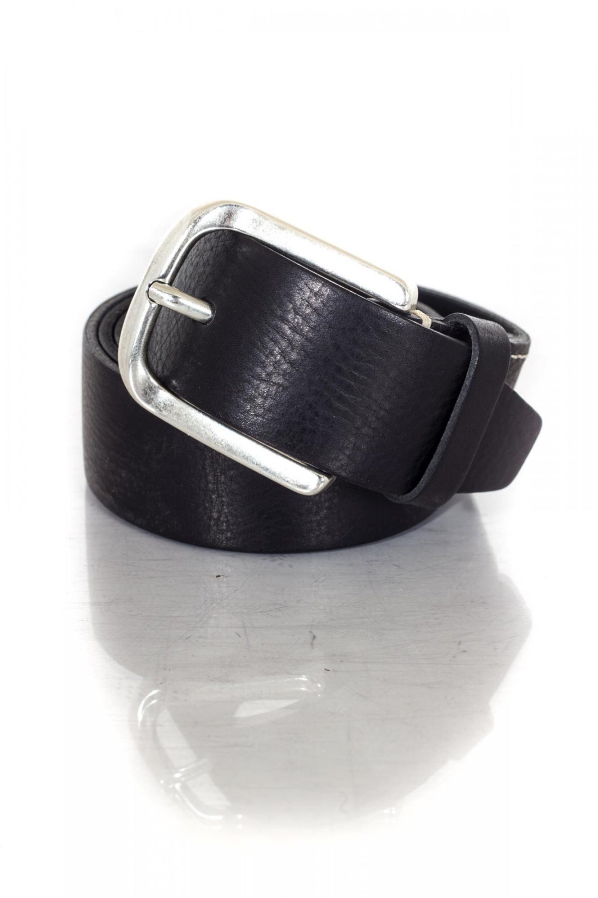 Vanzetti belt in black cowhide leather - Image n°1