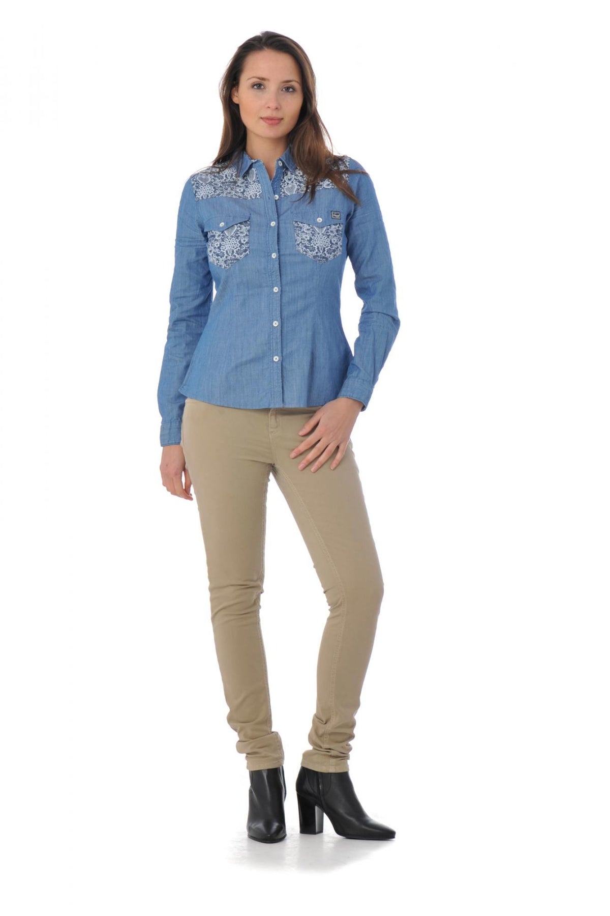 Women's denim blue shirt with floral pattern - Image n°2