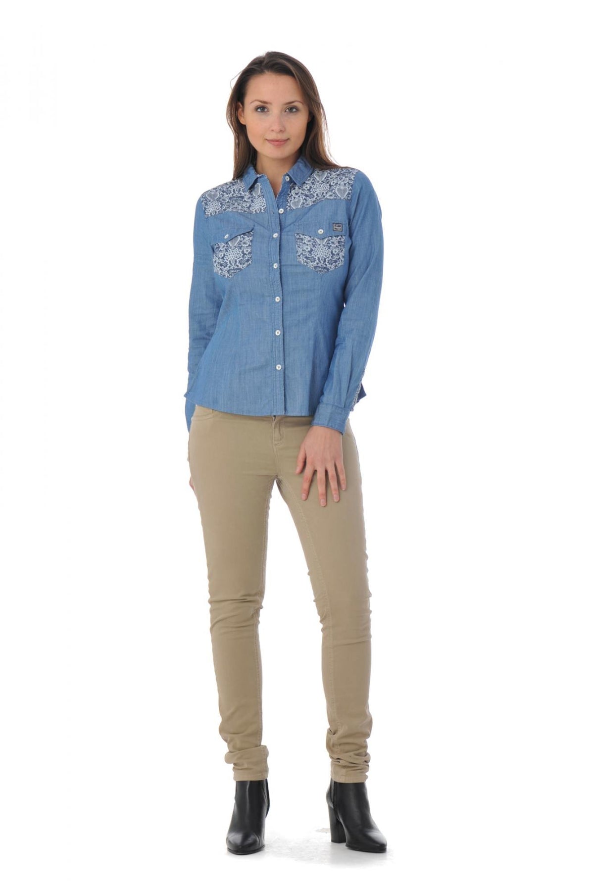 Women's denim blue shirt with floral pattern - Image n°5