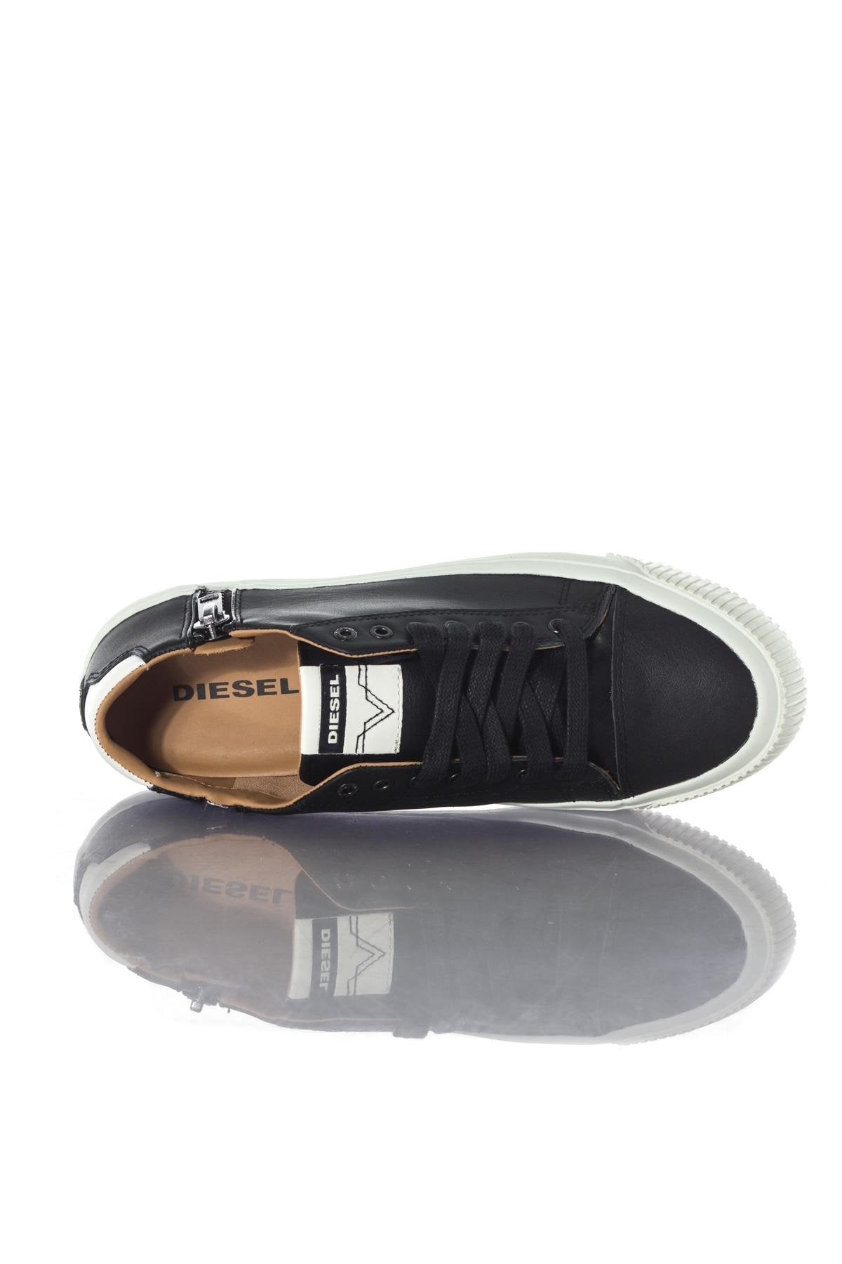 Low-top black leather sneakers with side zipper - Image n°3