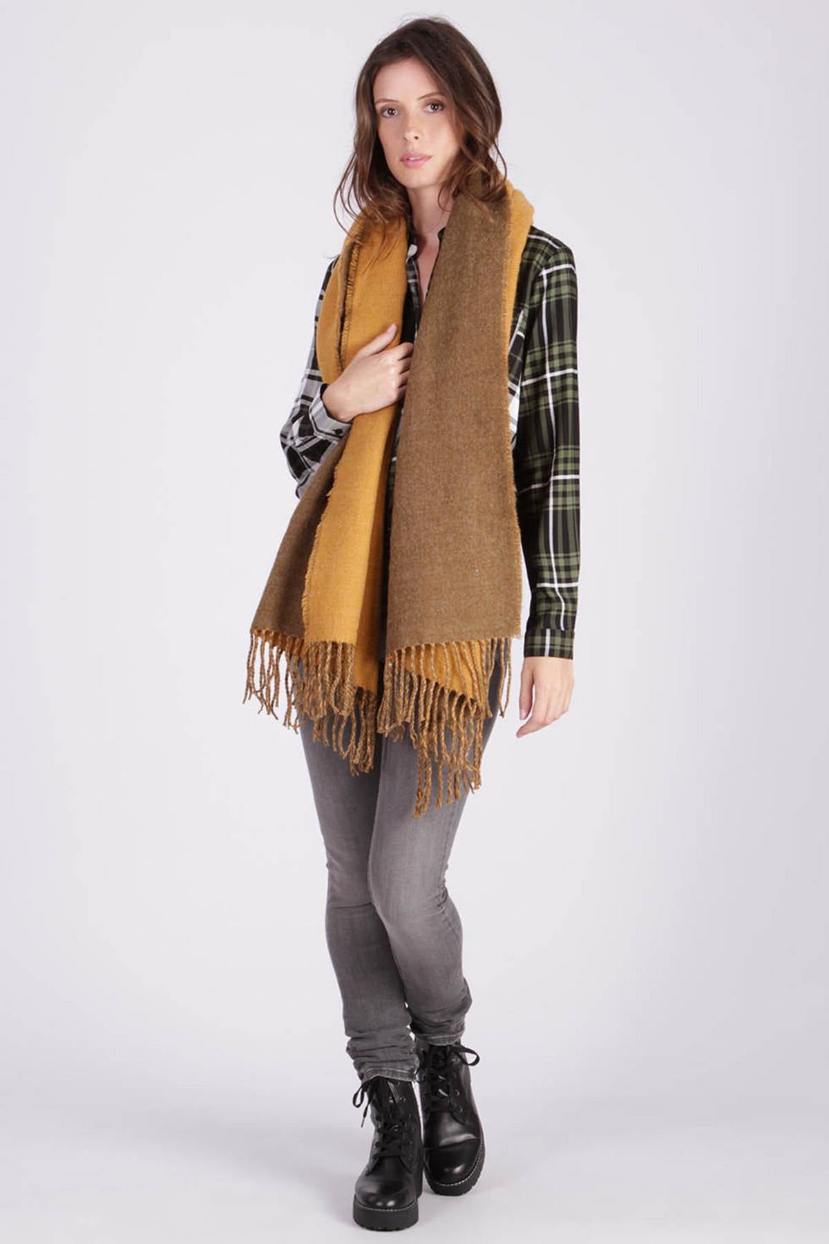 Women's yellow scarf - Image n°2