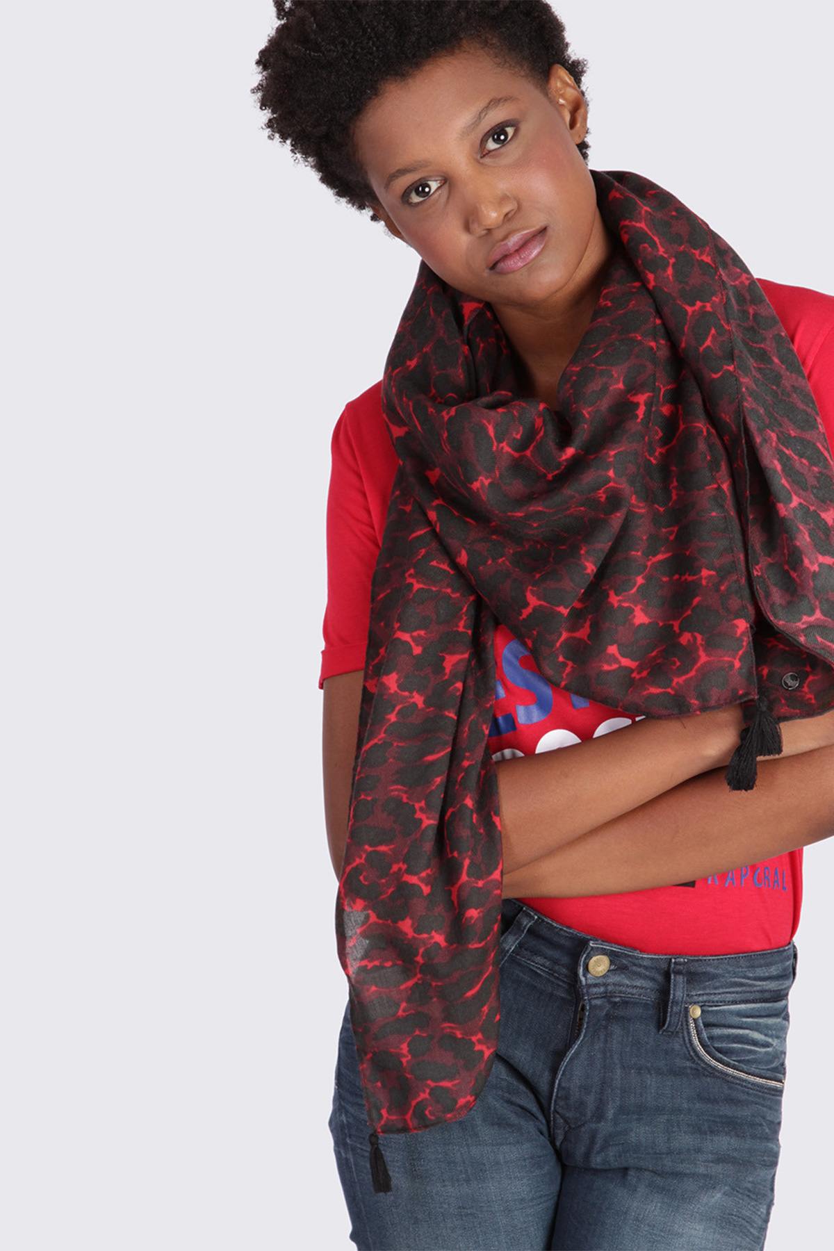 Black and red printed scarf with pompoms - Image n°1