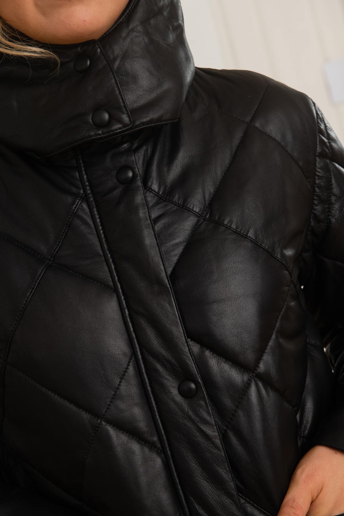 Black leather quilted coat - Image n°7