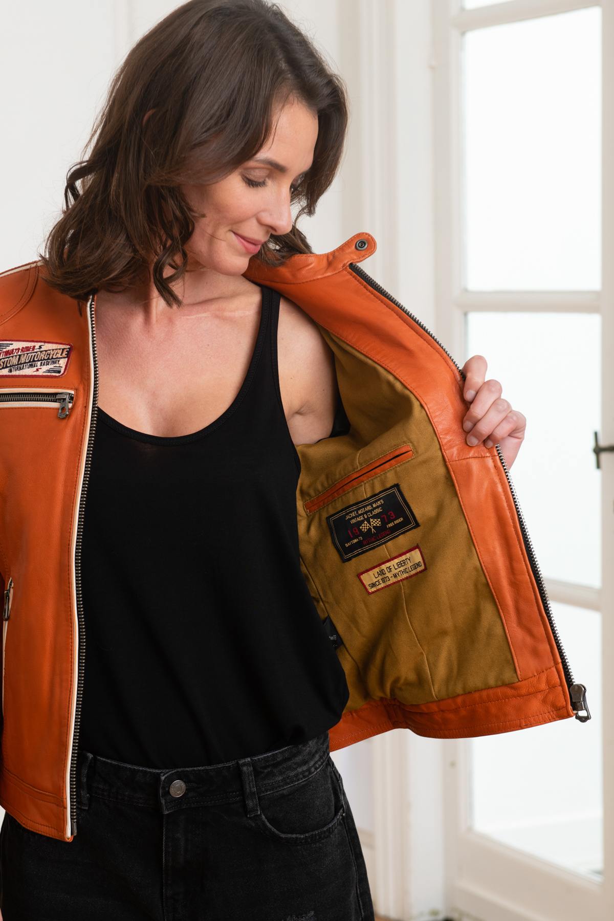 Orange racer-style leather jacket - Image n°4