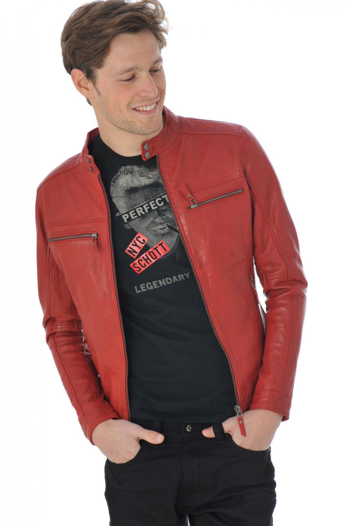 Very fitted red jacket - Image n°1