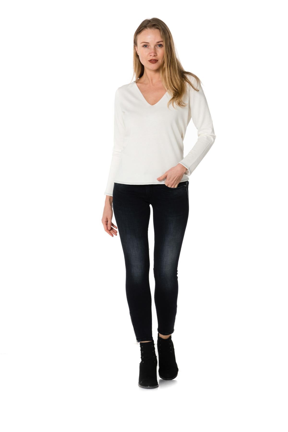 Feminine V-neck sweater - Image n°2