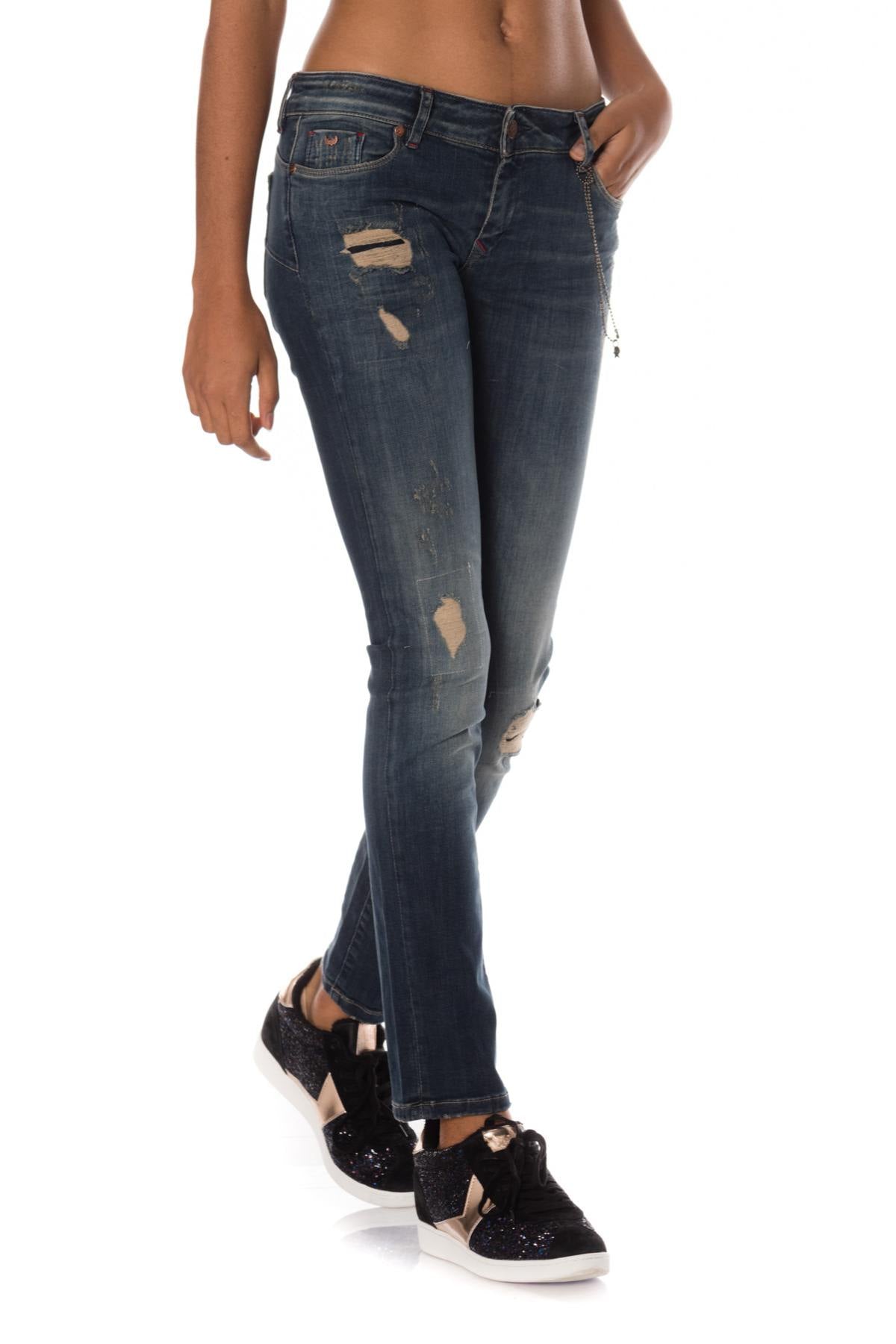 Women's slim jeans with push-up effect - Image n°5