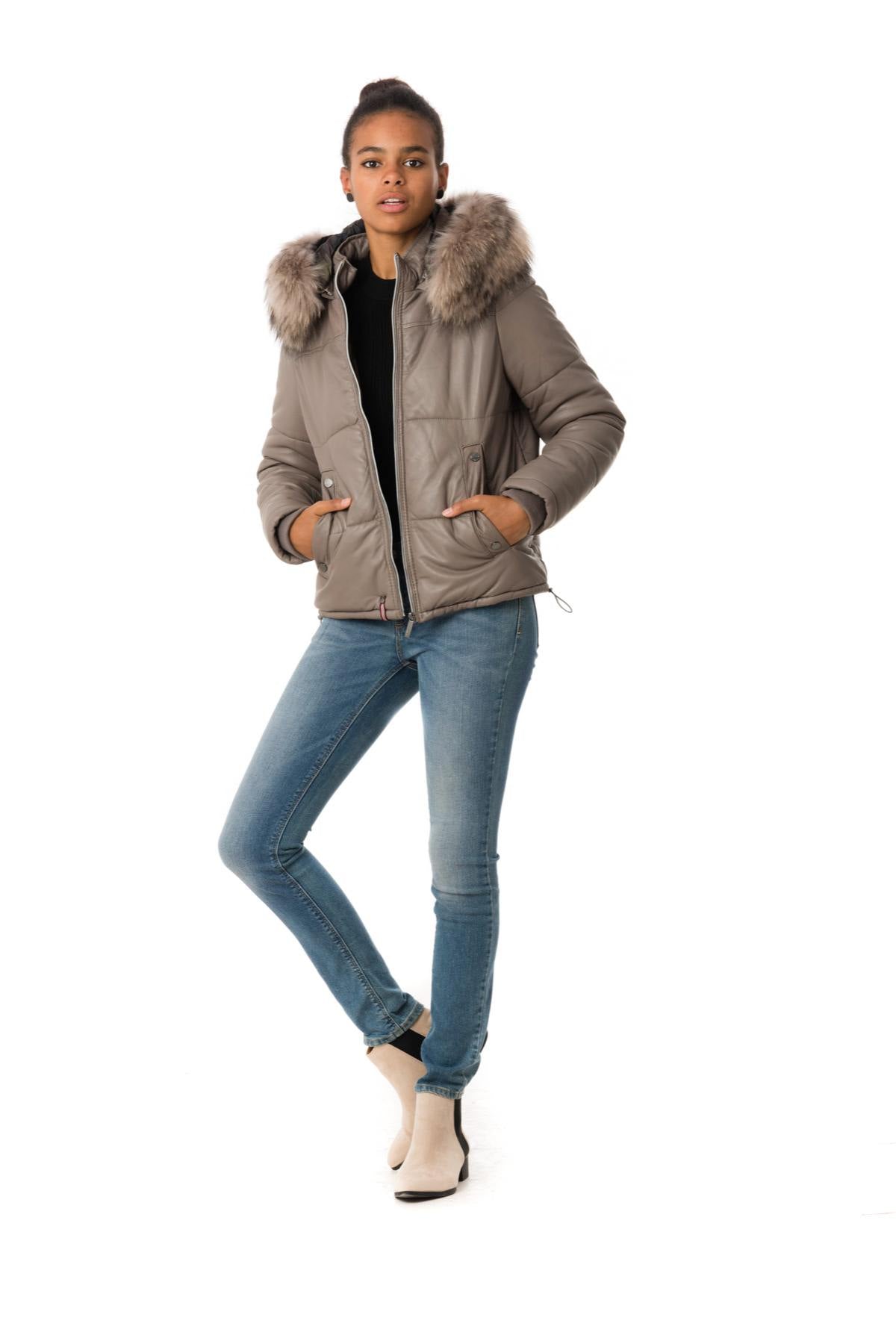 Women's short down jacket in concrete color - Image n°2