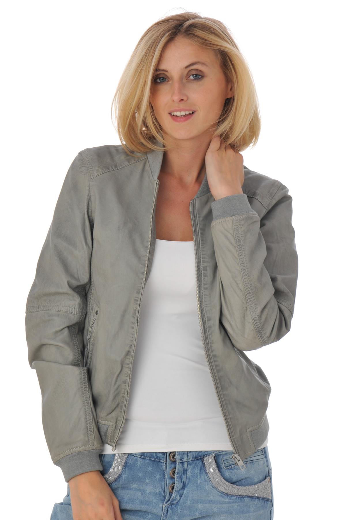  Women's teddy-style jacket - Image n°1