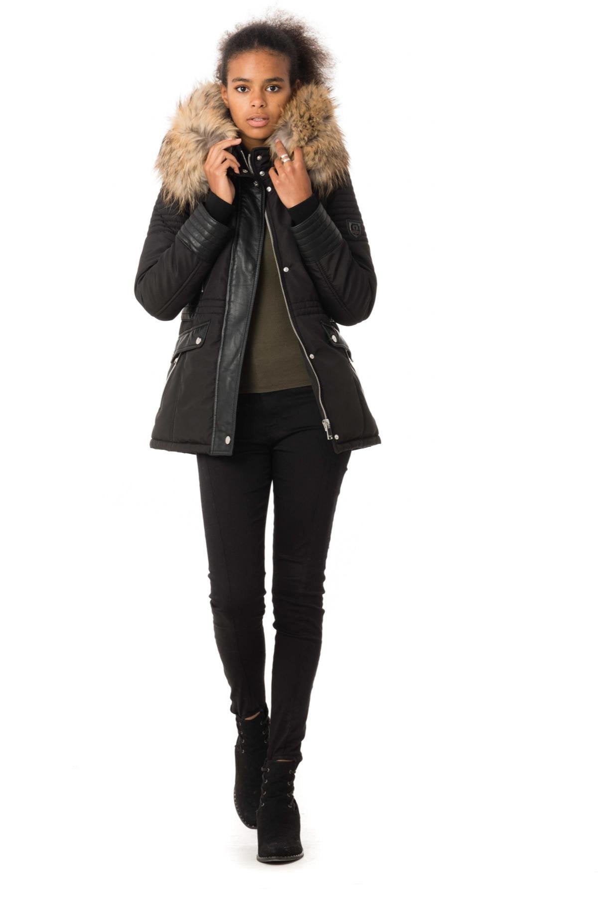 Black down jacket with natural collar - Image n°2