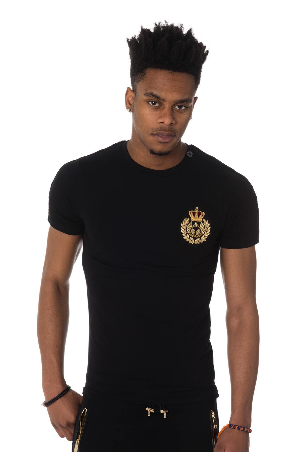 Plain black t-shirt with embroidery - Image n°1