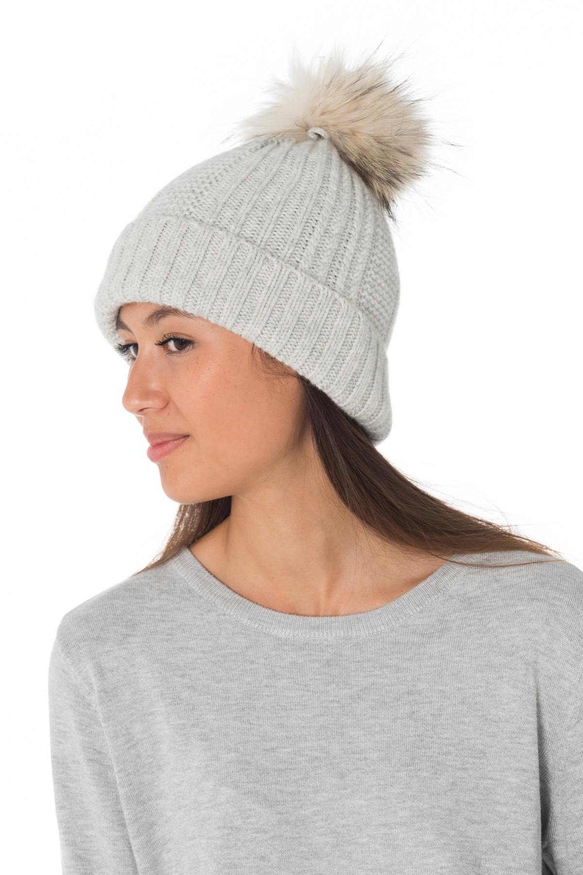 Wool hat with heather gray raccoon pompom - Image n°2