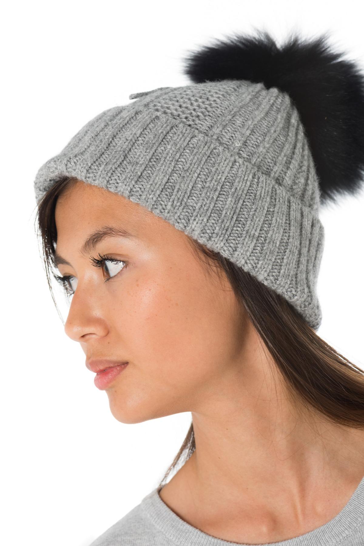 Dark gray beanie with raccon pompom - Image n°2