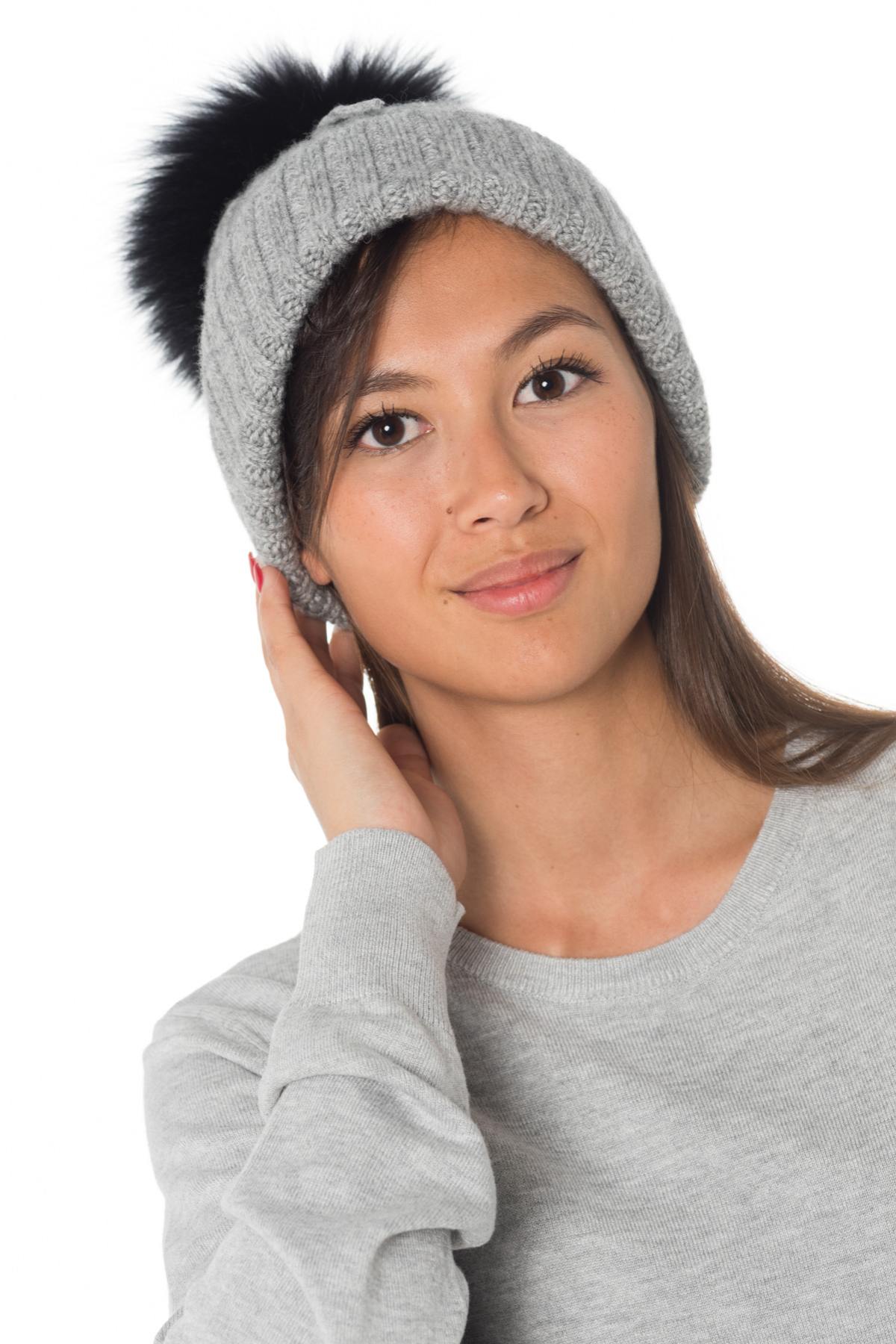 Dark gray beanie with raccon pompom - Image n°4