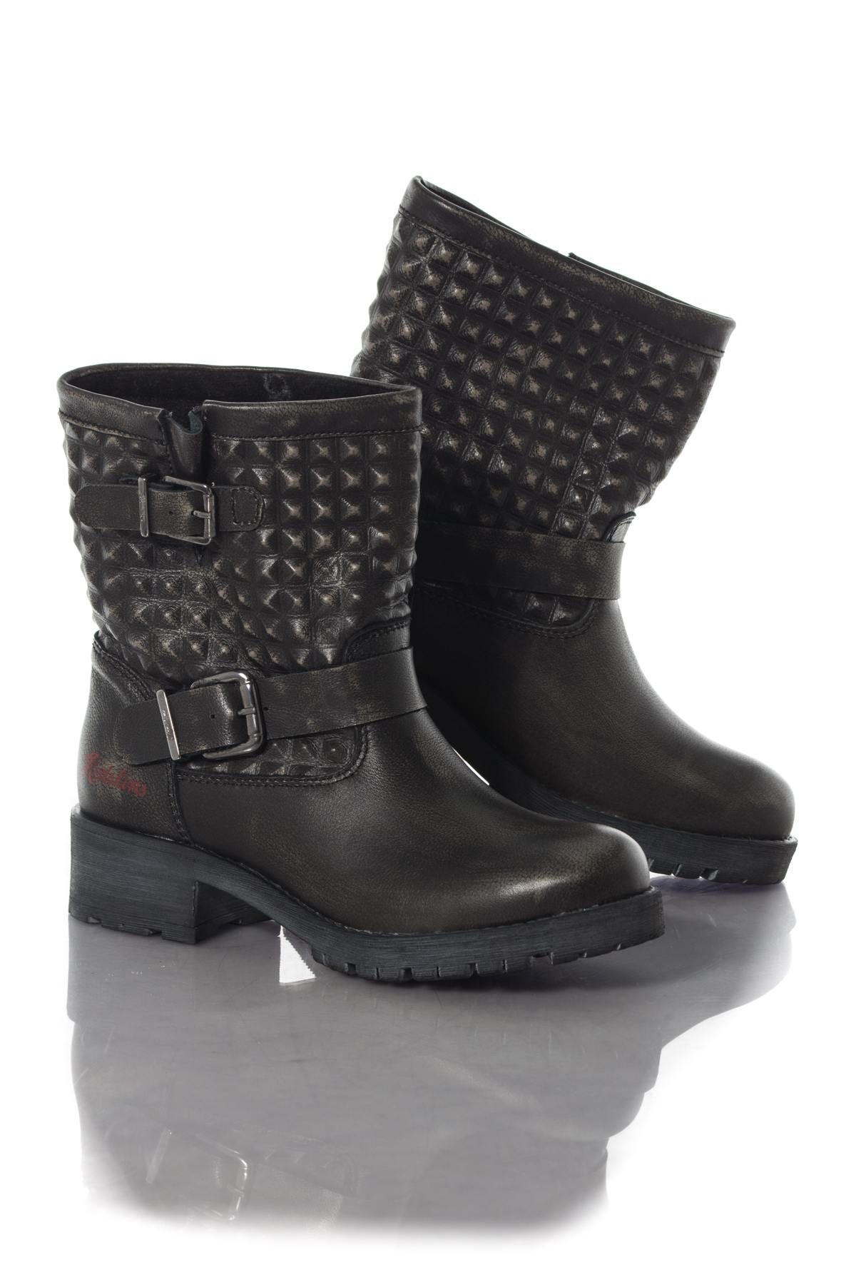  Leather boots with embossed studs - Image n°1