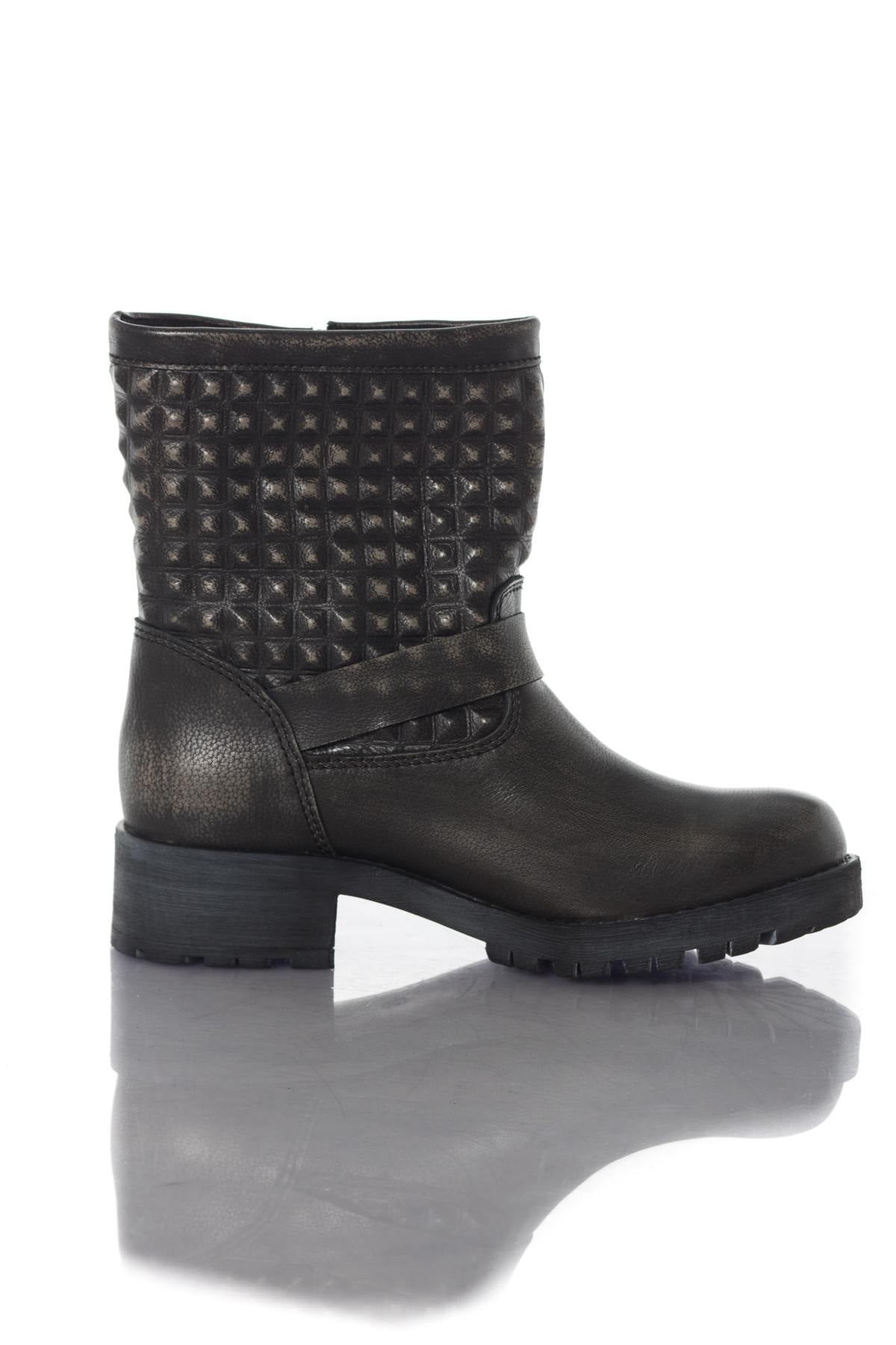  Leather boots with embossed studs - Image n°2