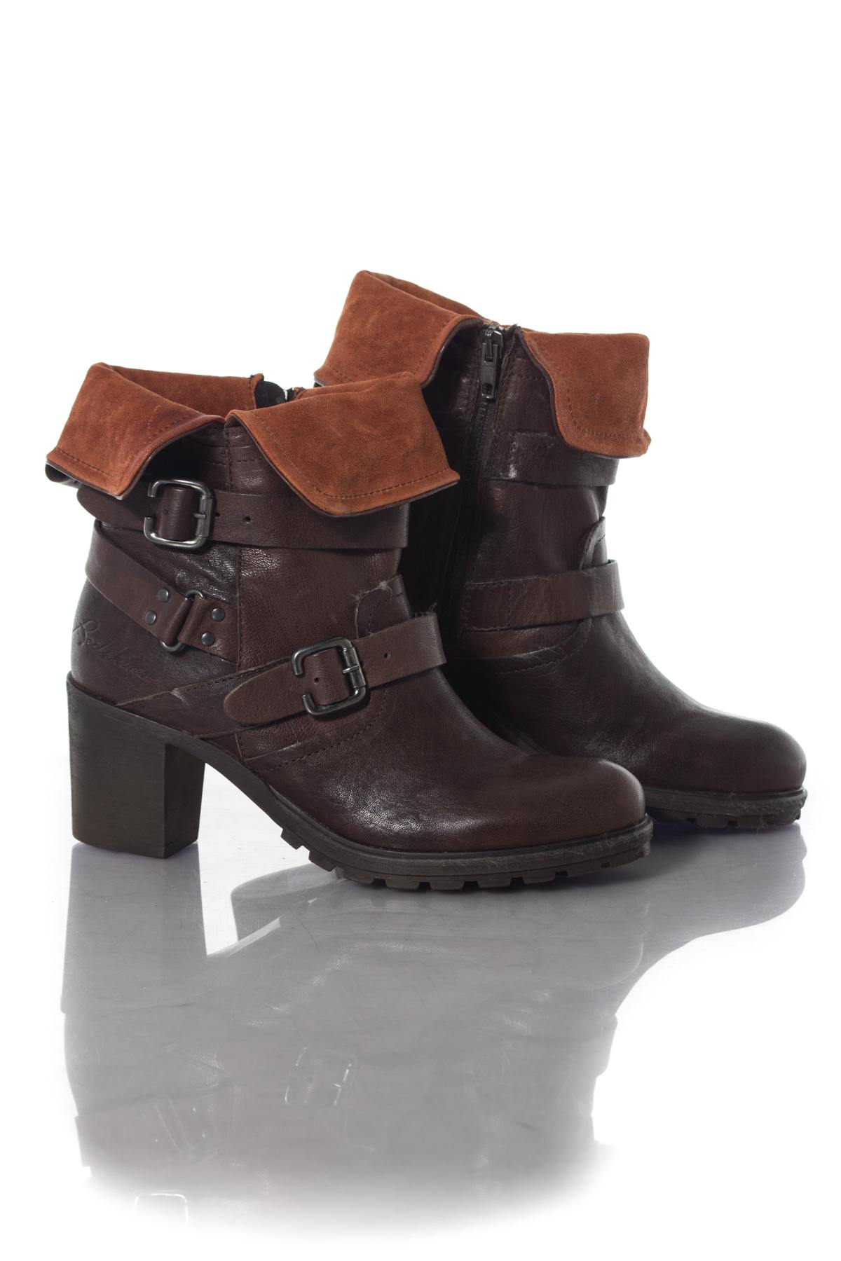 Chestnut-colored boots with cognac cuffs - Image n°1