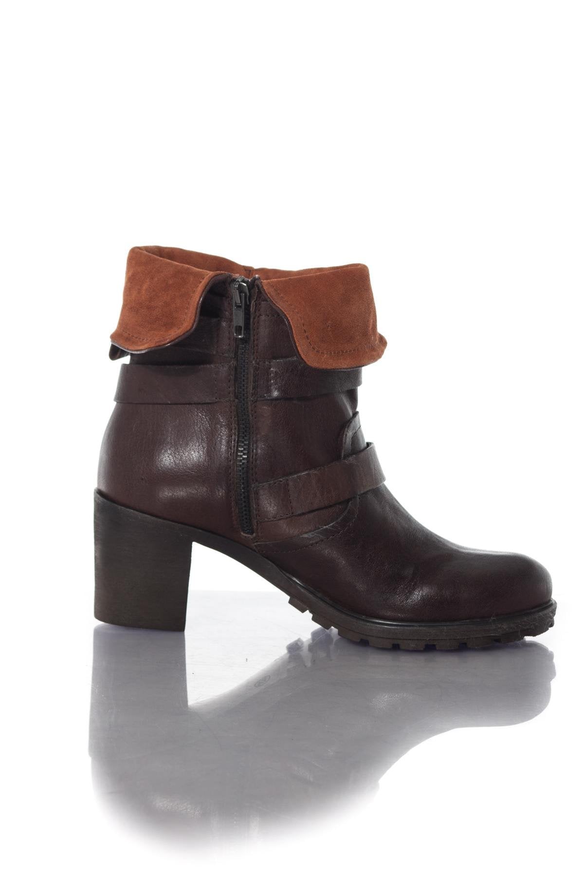 Chestnut-colored boots with cognac cuffs - Image n°2