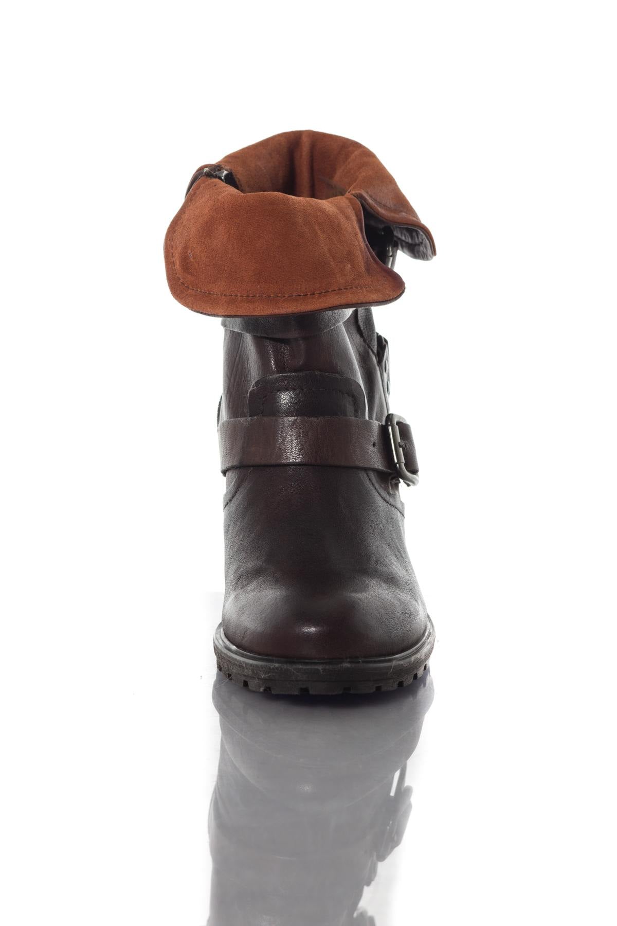 Chestnut-colored boots with cognac cuffs - Image n°5