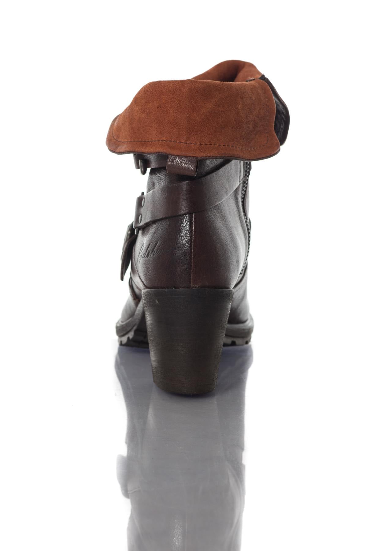 Chestnut-colored boots with cognac cuffs - Image n°6