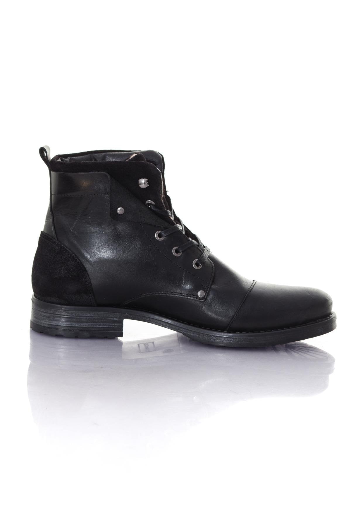  Black leather boots - Image n°2