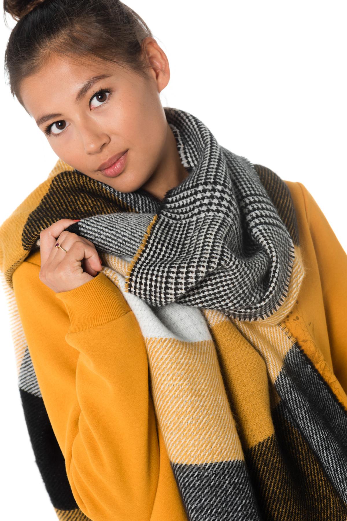 Large checked scarf - Image n°3