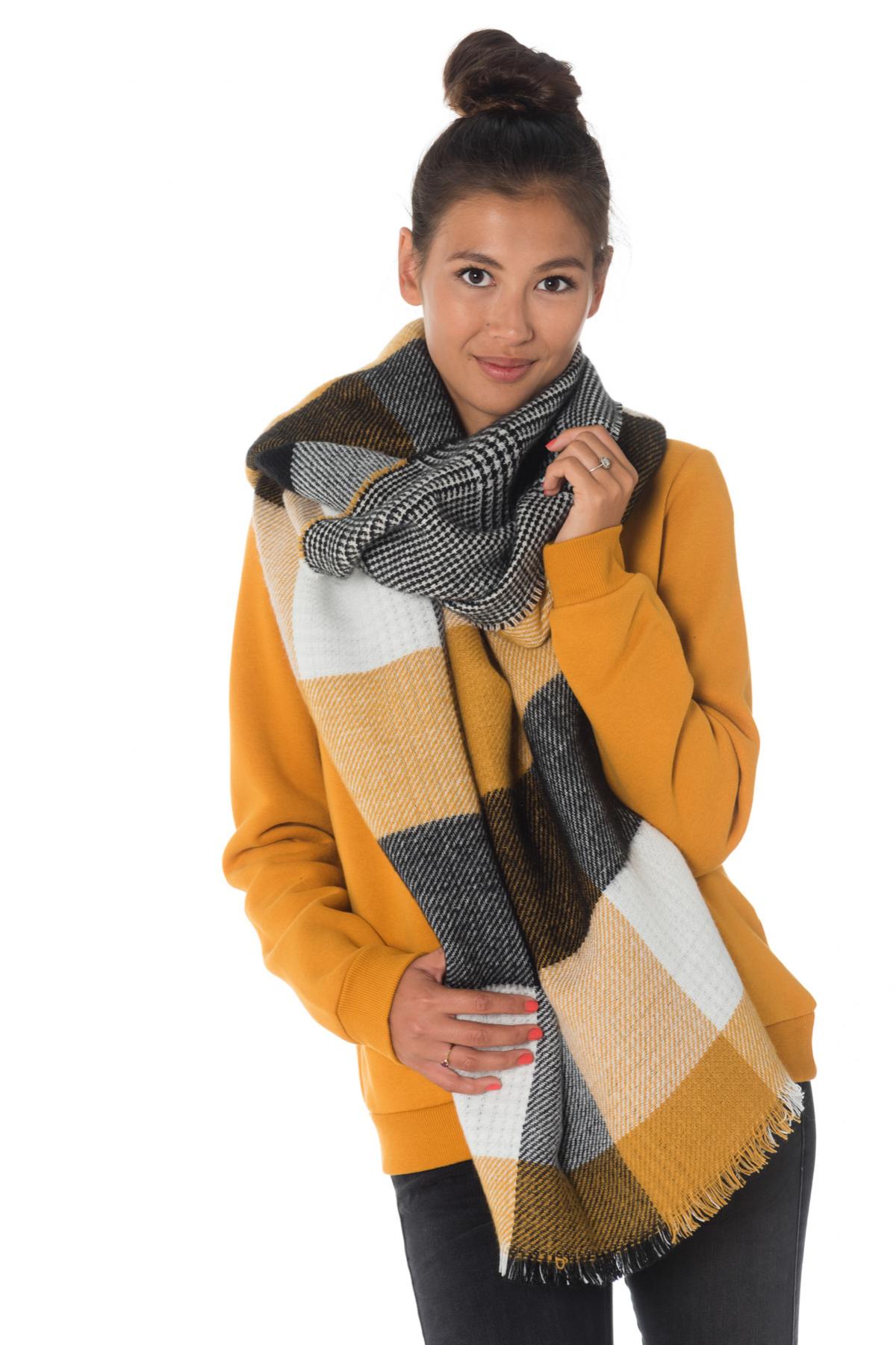 Large checked scarf - Image n°1