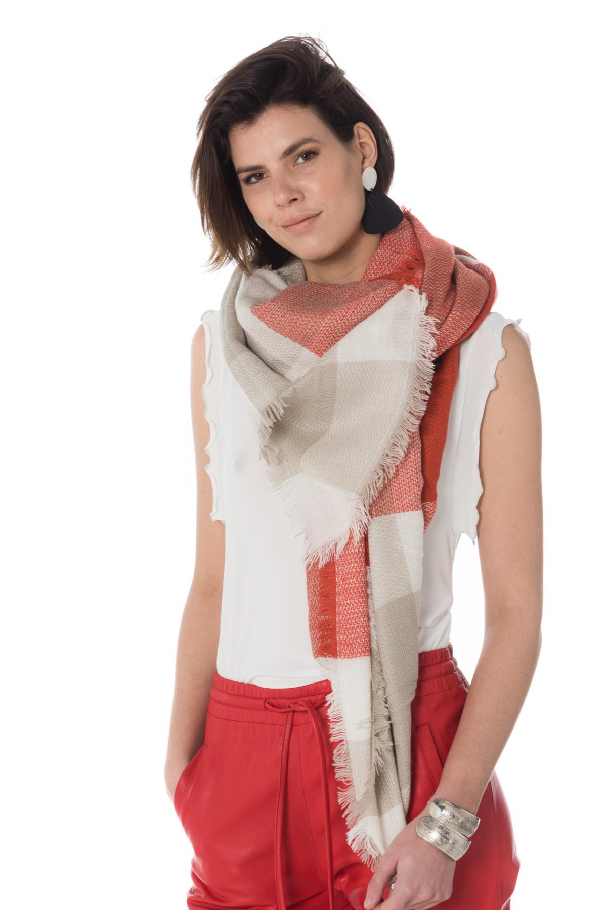 White and red checkered scarf - Image n°1