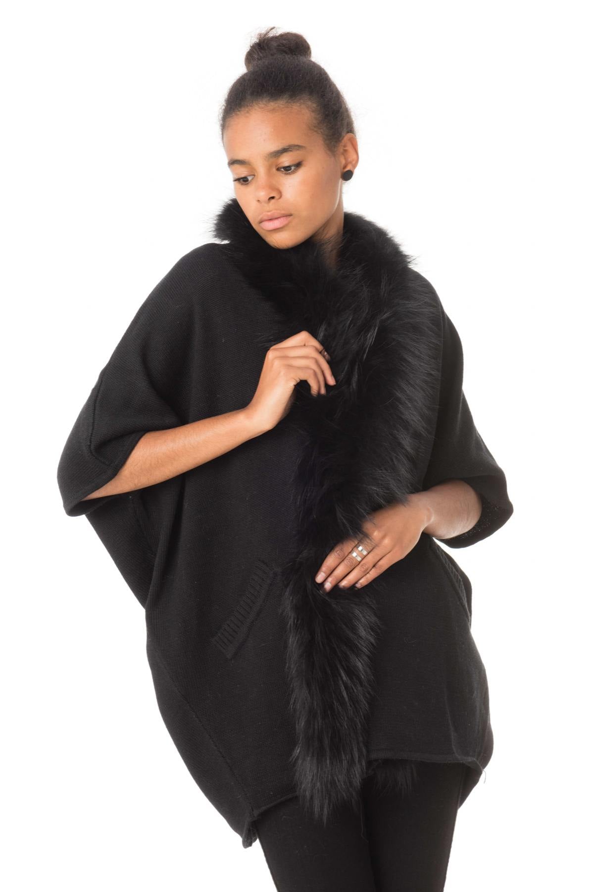 Acrylic shawl with black raccoon fur - Image n°4