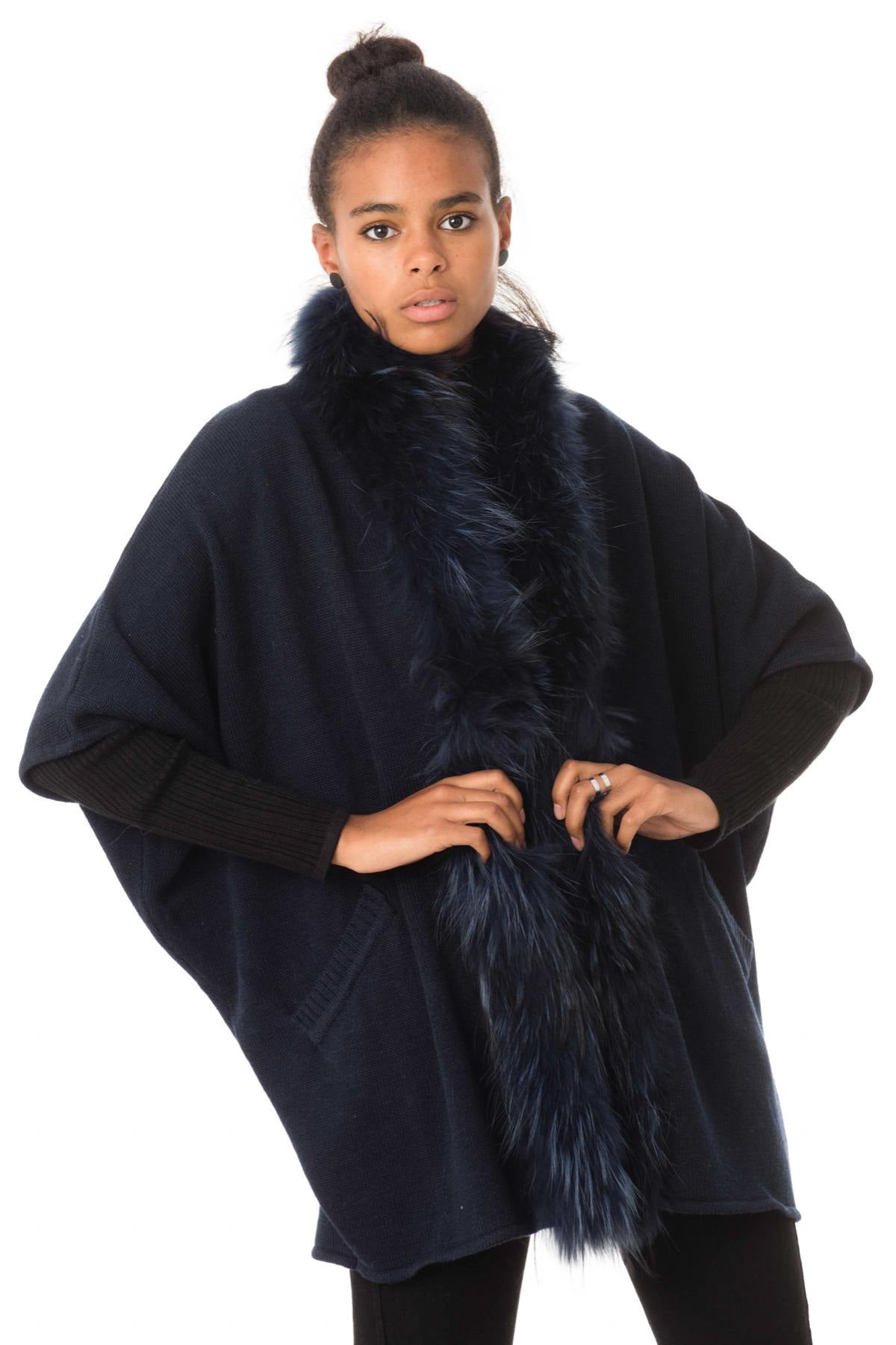 Acrylic shawl with raccoon fur - Image n°5