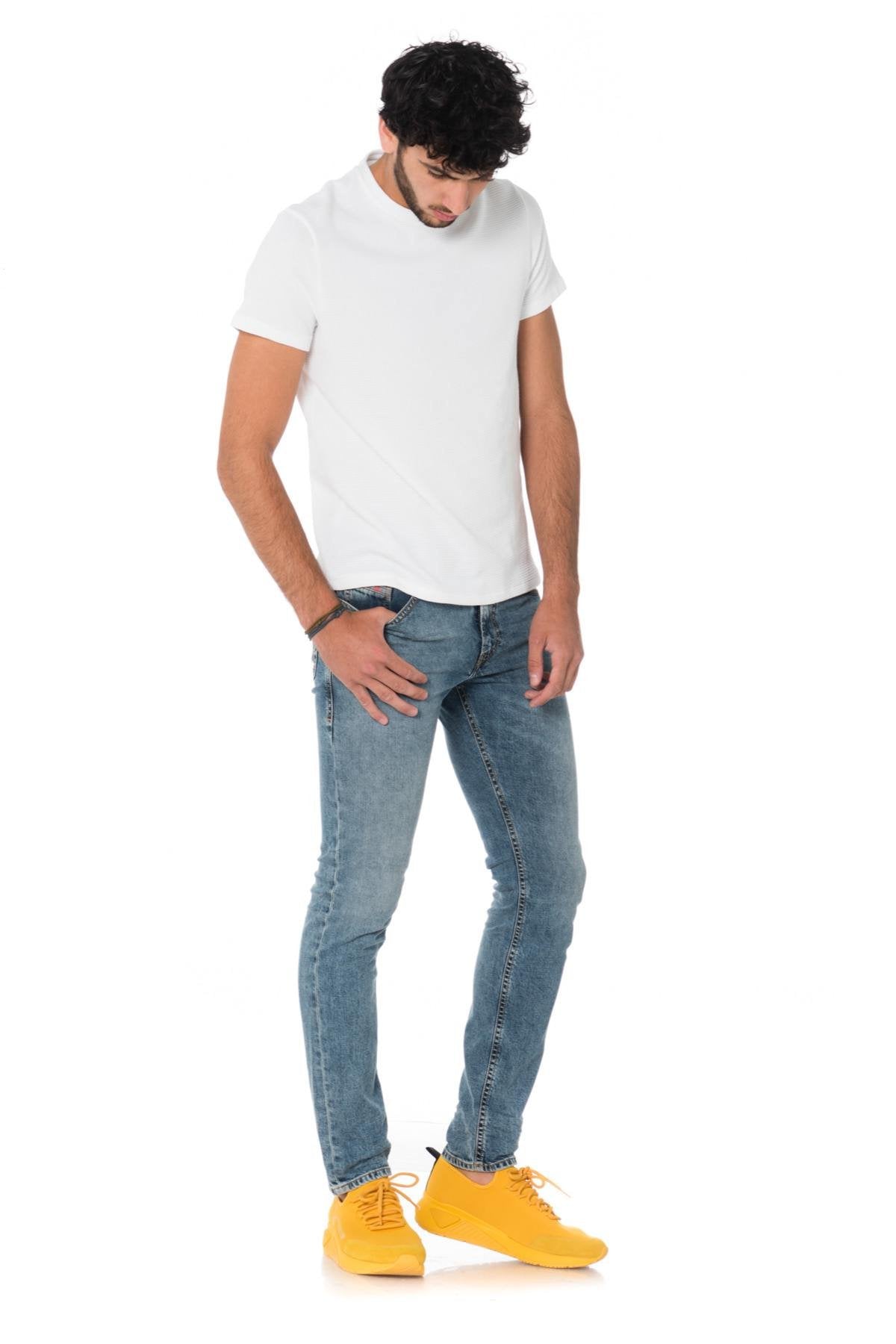 Diesel men's slim jeans in washed blue - Image n°3