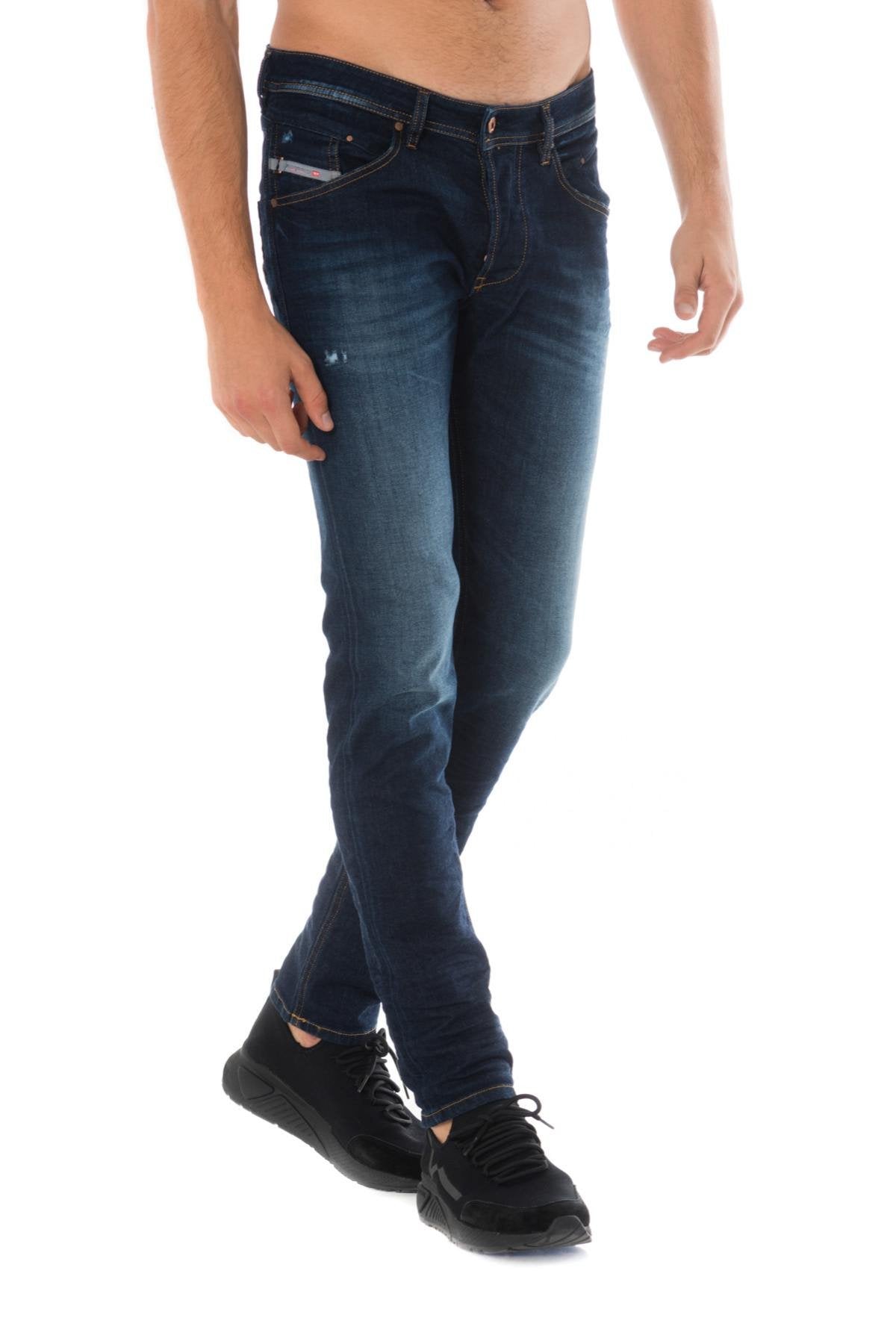 Diesel men's jeans in faded blue and aged effect - Image n°5