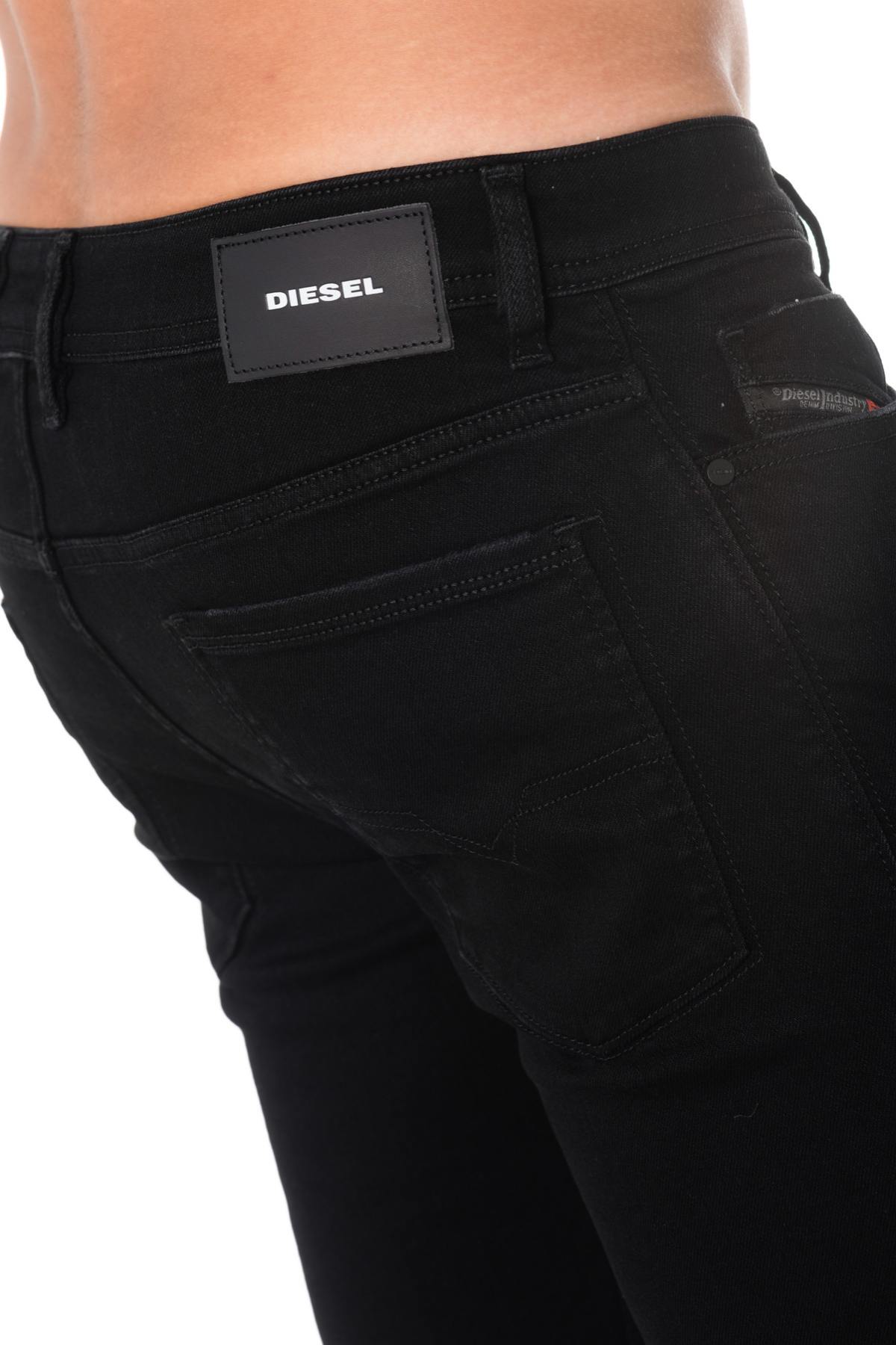 Diesel men's black jeans ripped at the knee - Image n°3