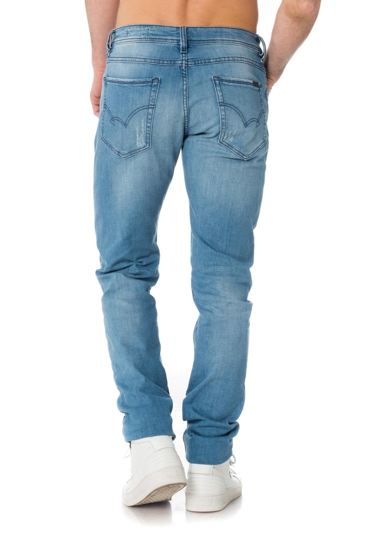 Men's light blue jeans with worn and torn effect - Image n°5