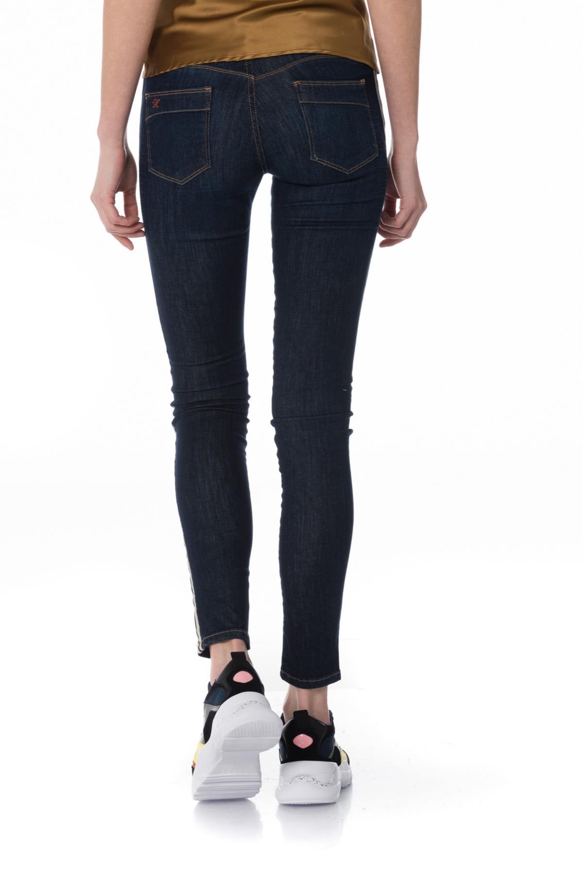 Dark blue skinny jeans with beige stripes - Image n°5