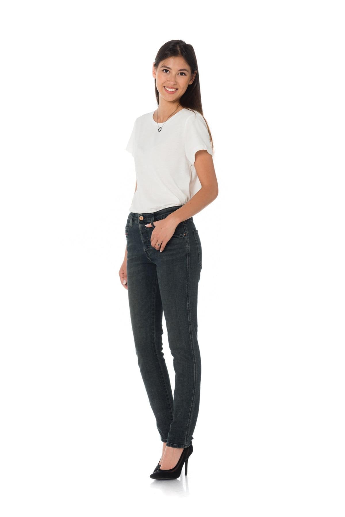 Diesel women's distressed blue jeans - Image n°5