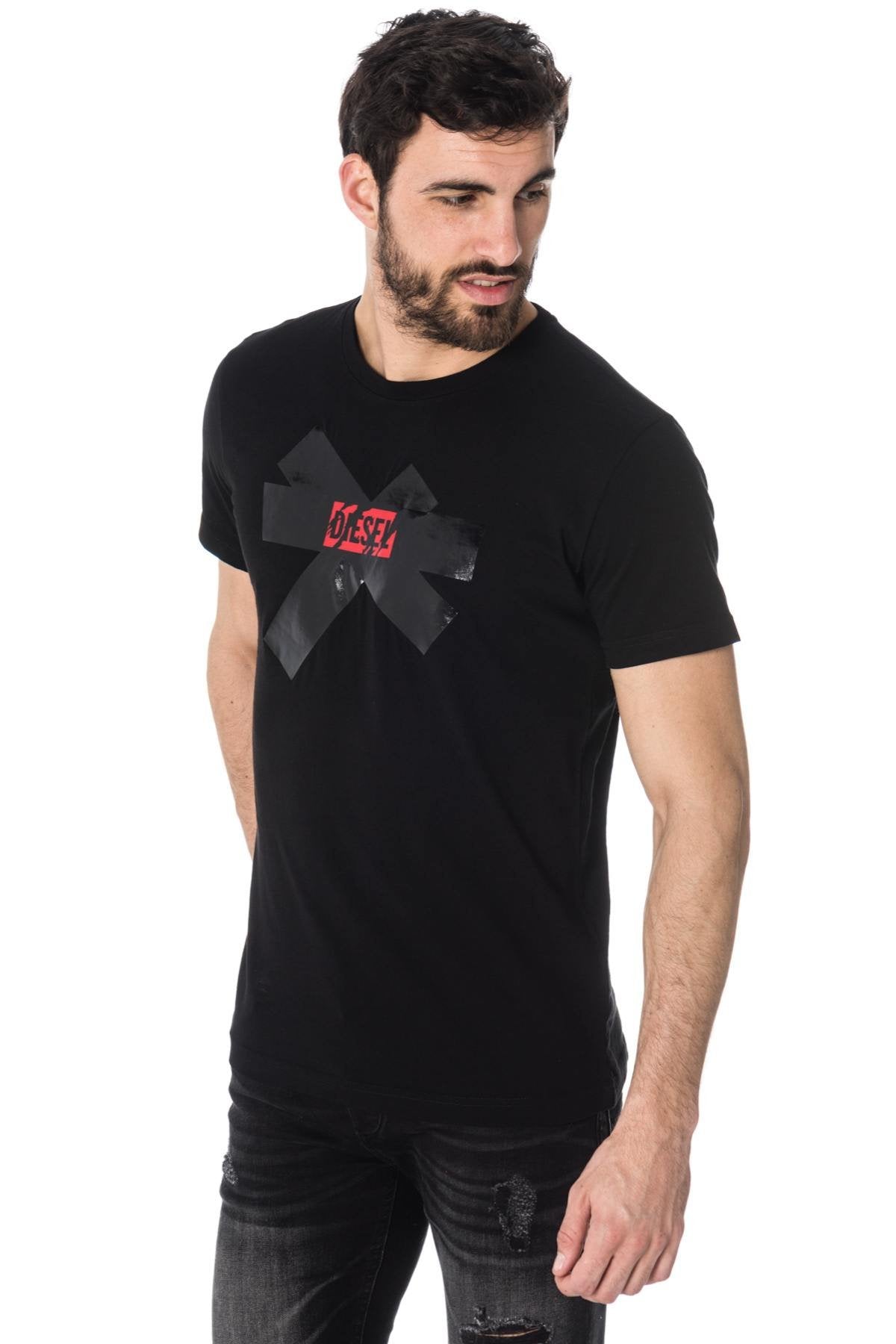 Diesel men's black t-shirt - Image n°1