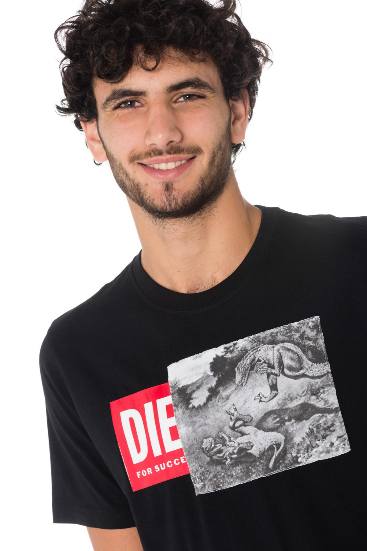  Diesel men's t-shirt with dinosaurs - Image n°2