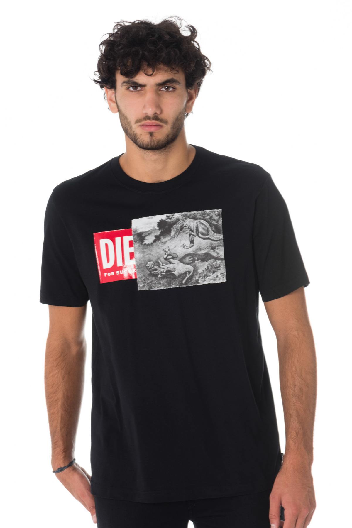  Diesel men's t-shirt with dinosaurs - Image n°1