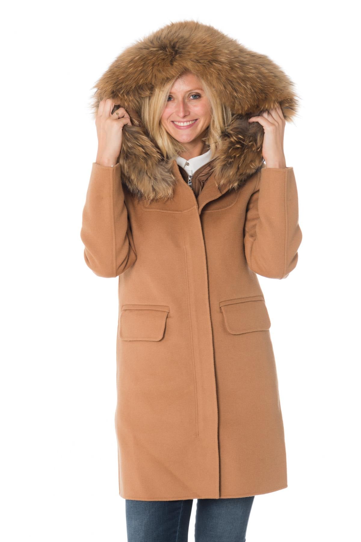 Wool coat with raccoon fur - Image n°1