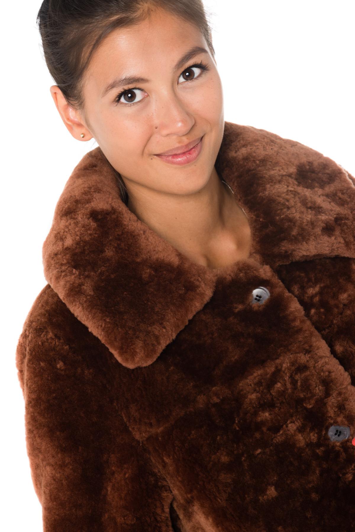 Rust-colored sheep fur coat - Image n°4