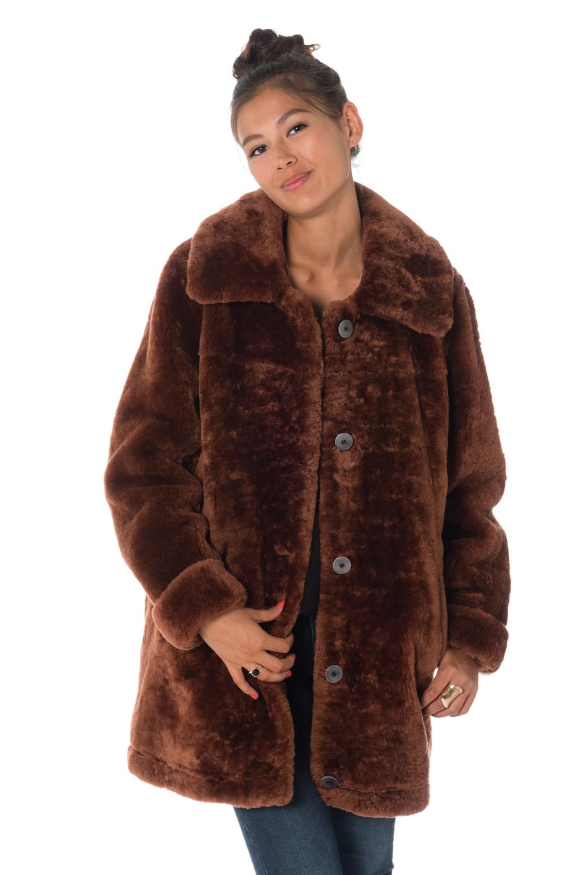 Rust-colored sheep fur coat - Image n°1