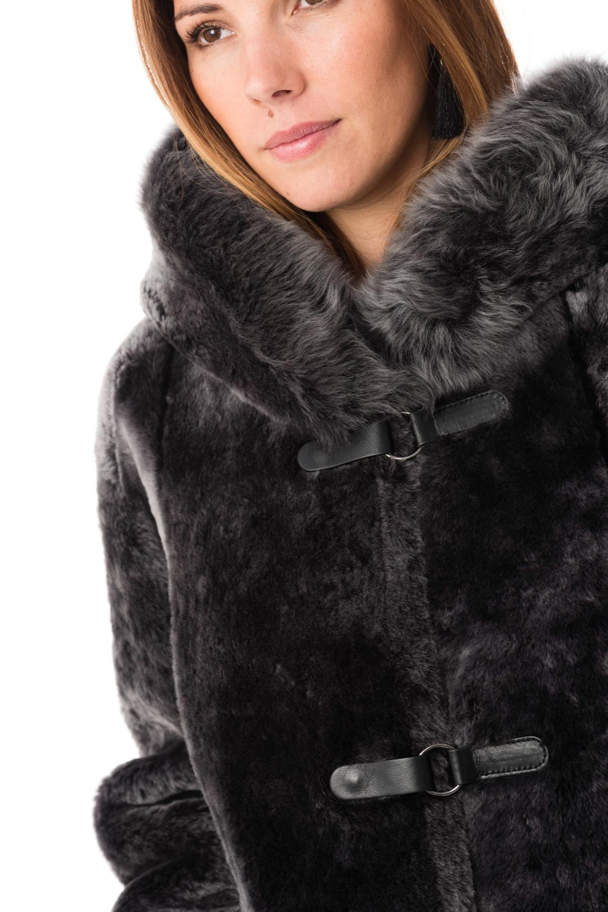 Reversible shearling lamb coat - Image n°11