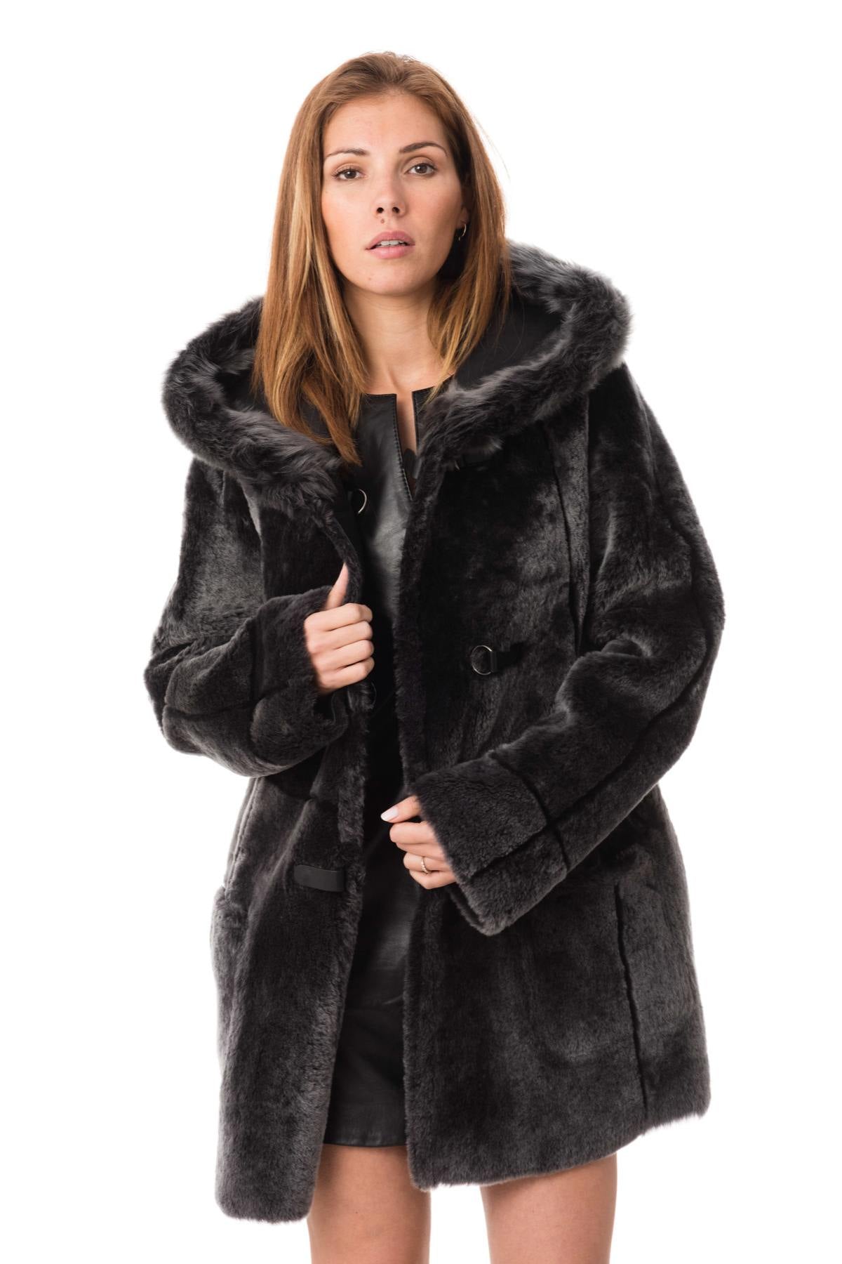 Reversible shearling lamb coat - Image n°1