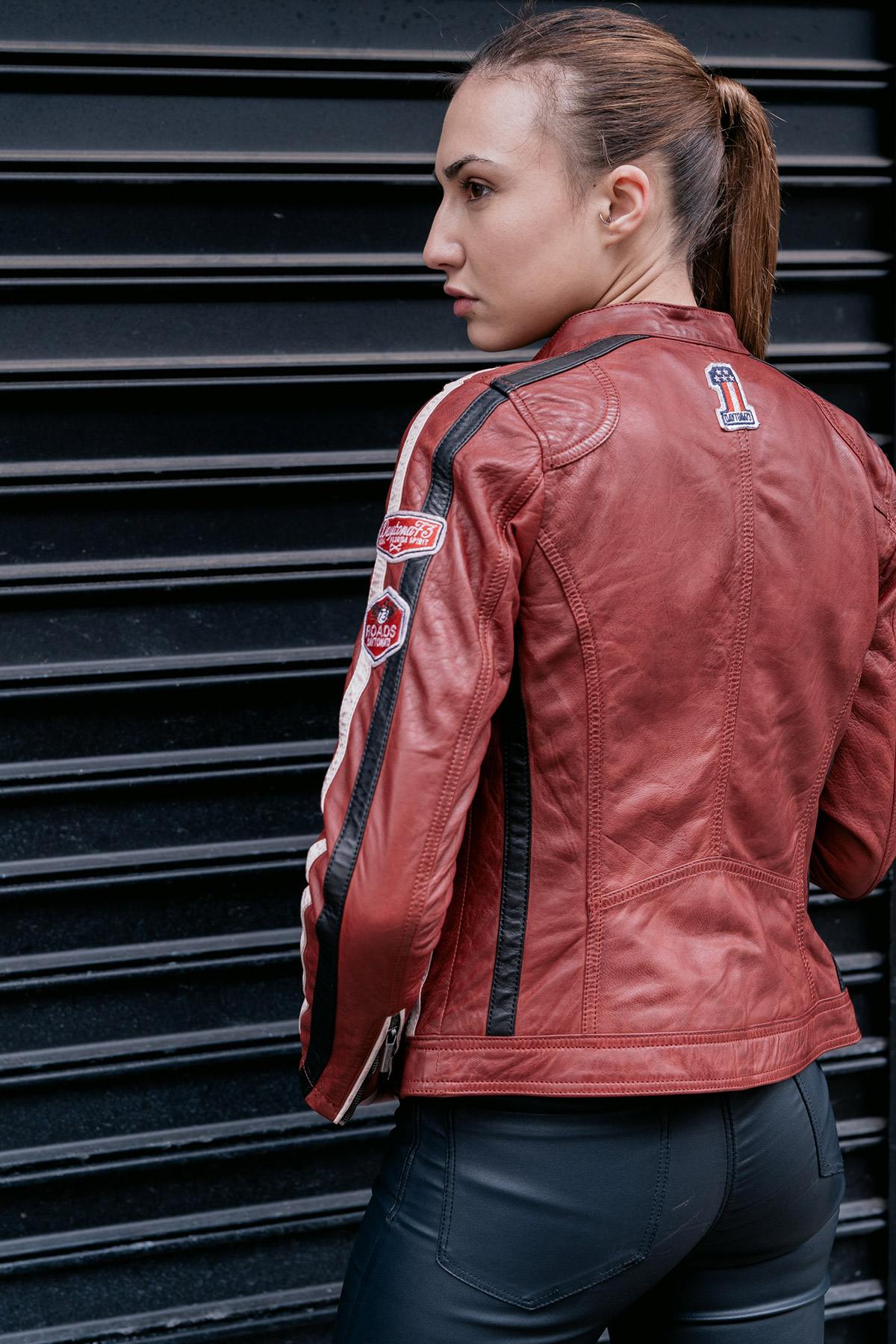 women's red lambskin leather jacket with patches - Image n°3