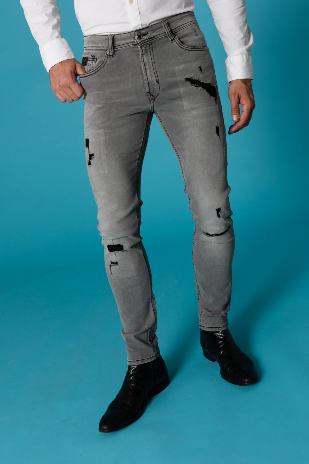 Kaporal gray worn and distressed jeans - Image n°5