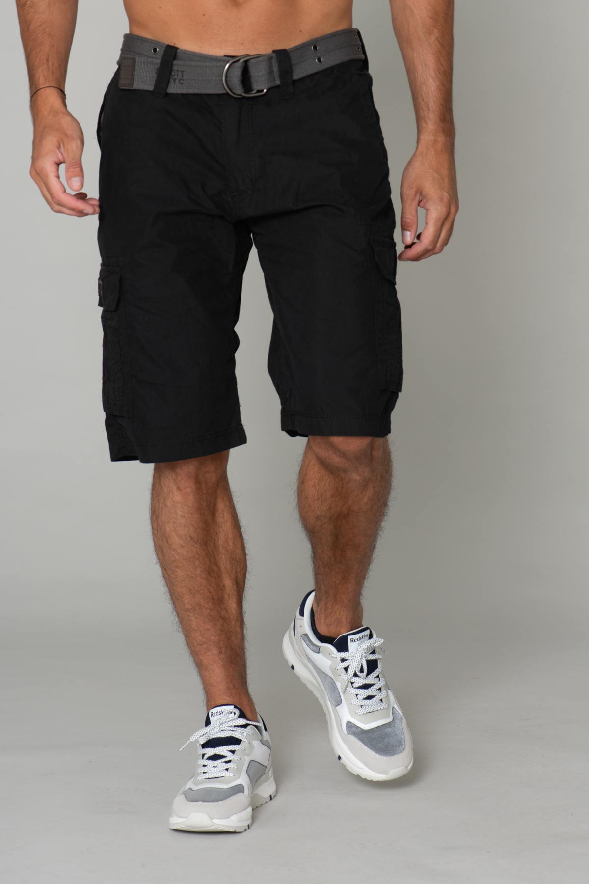 Black Bermuda shorts with belt - Image n°1