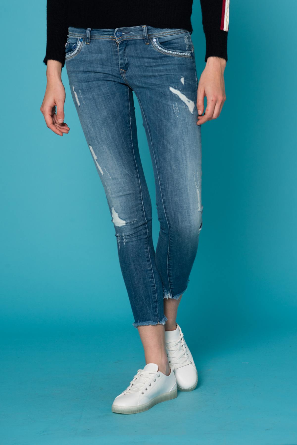 Destroyed jeans with fringes - Image n°6