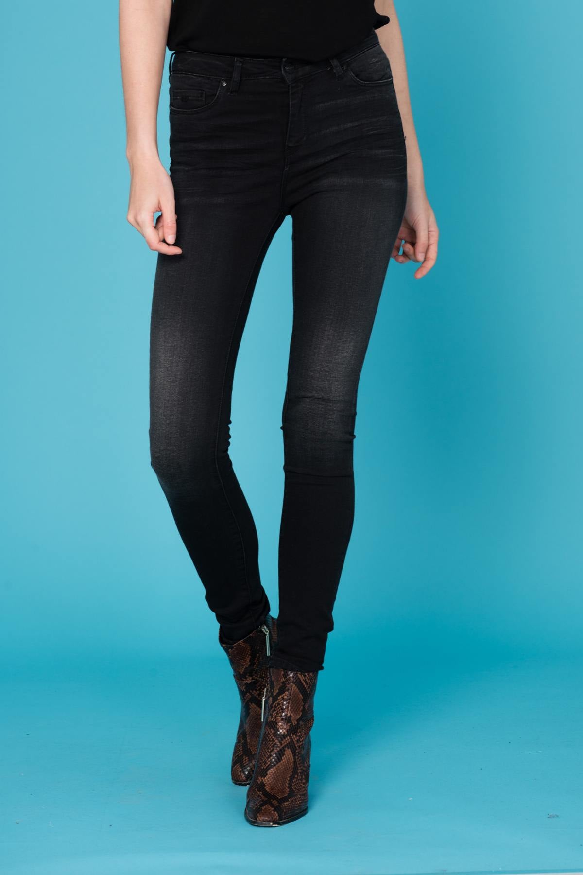 Kaporal distressed women's black jeans - Image n°1