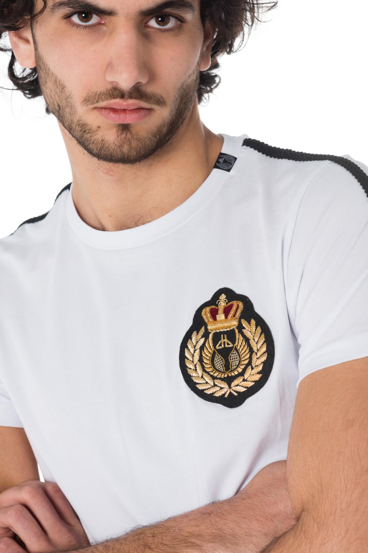 White t-shirt with gold chest embroidery - Image n°4